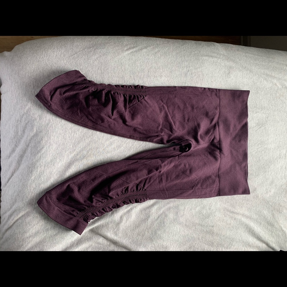 lululemon cropped maroon leggings / S